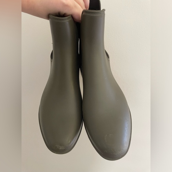 A New Day Women’s Green Chelsea Rain Boots Size 7 - Picture 2 of 7